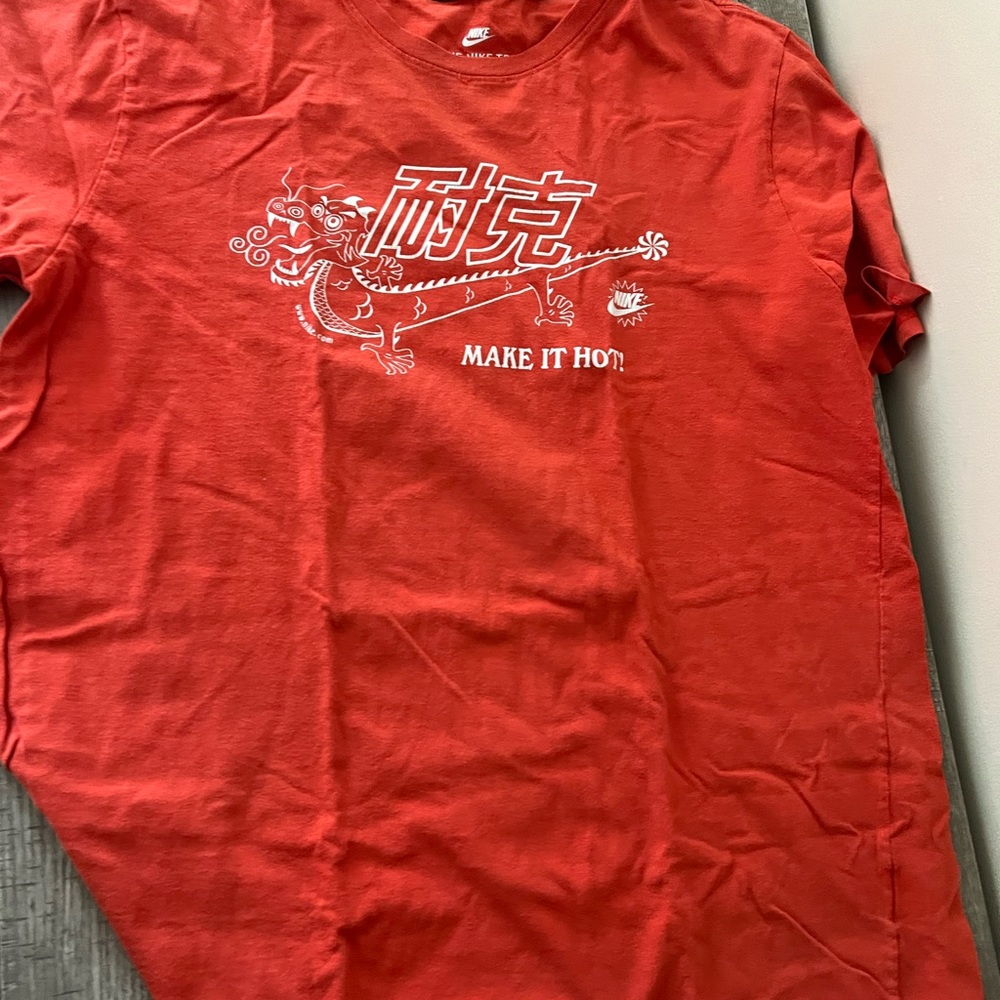 Nike tee